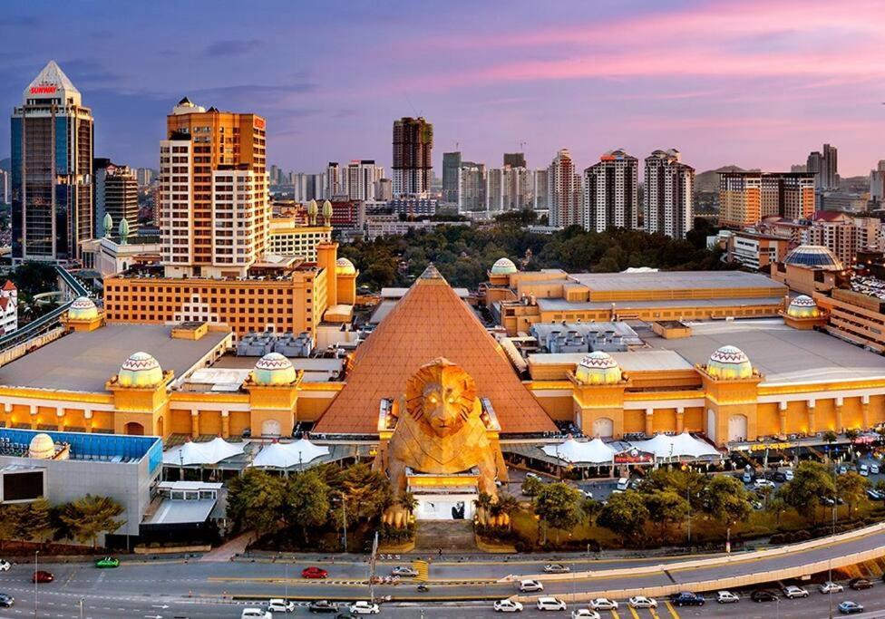Elegant Homes 9Pax 5Bed Sunway Pyramid-Lagoon 2 Car Park Петалинг Джая Екстериор снимка